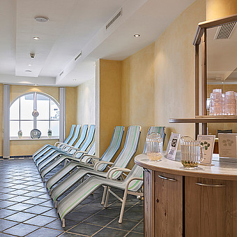 Liegen in einem SPA Bereich.