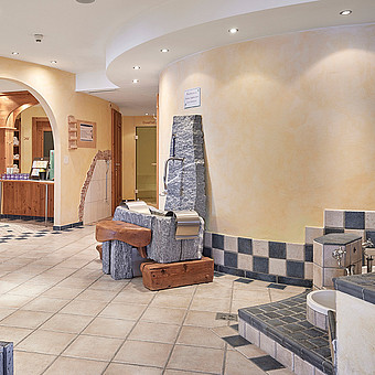 Wellnessbereich mit Brunnen