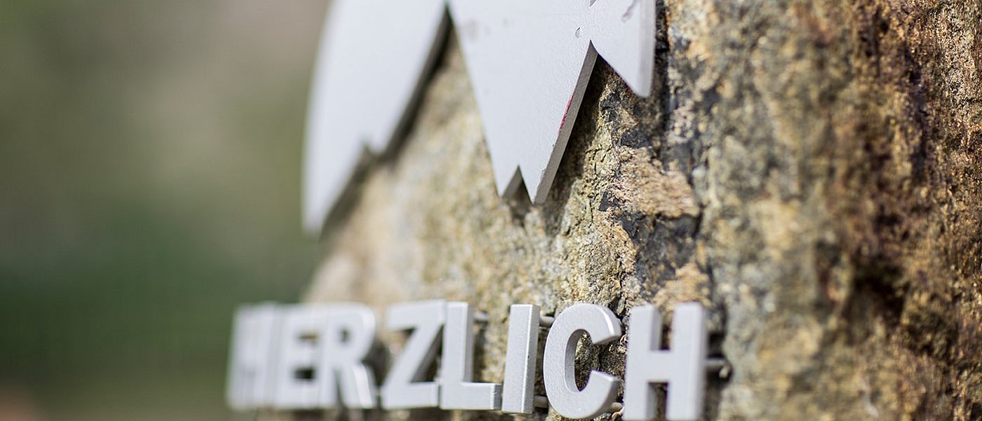 Welcome sign.